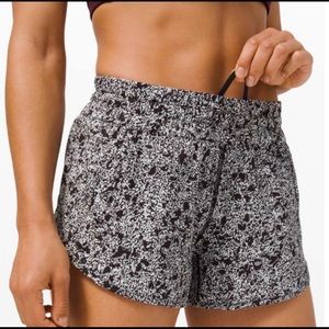 RARE Lululemon 4” Tracker Shorts - Size 6